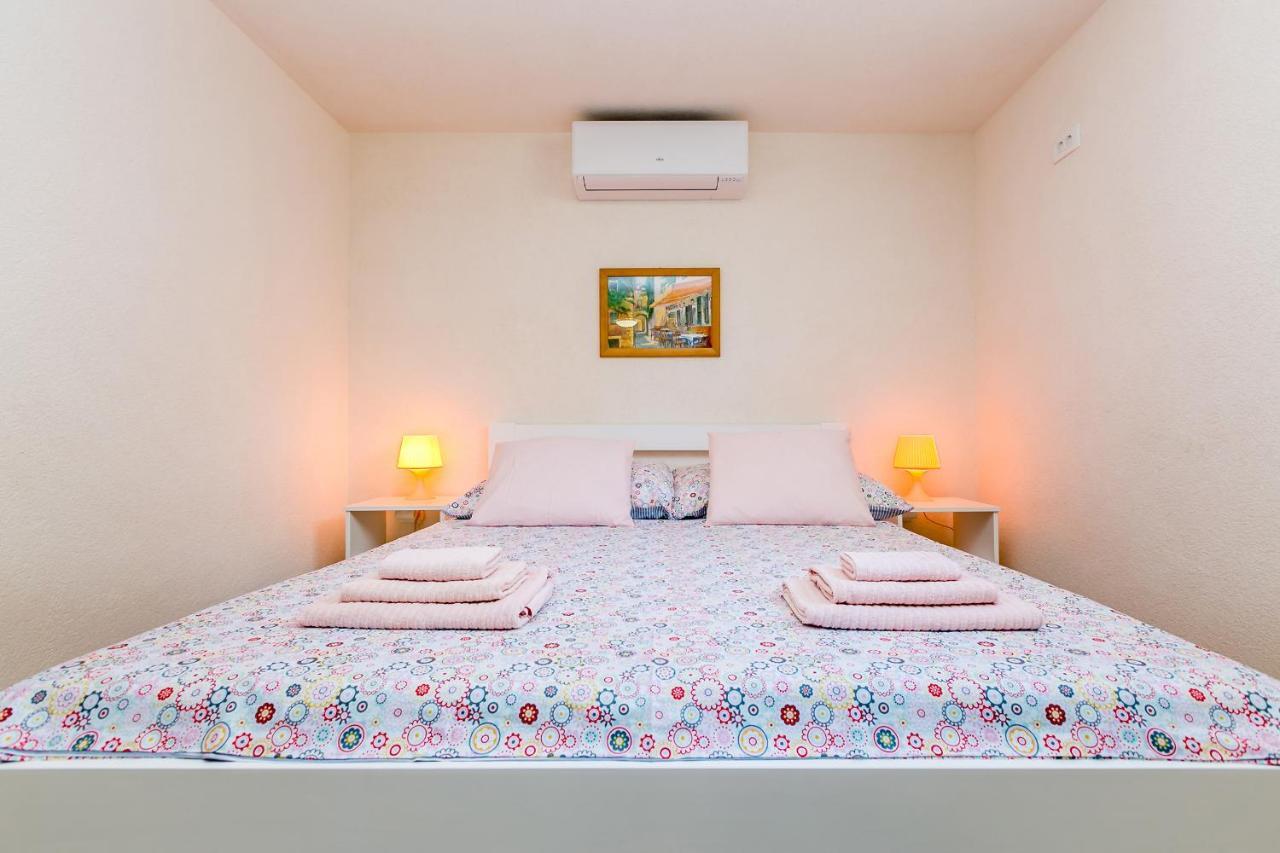 Apartman Hana Apartment Omisalj ภายนอก รูปภาพ